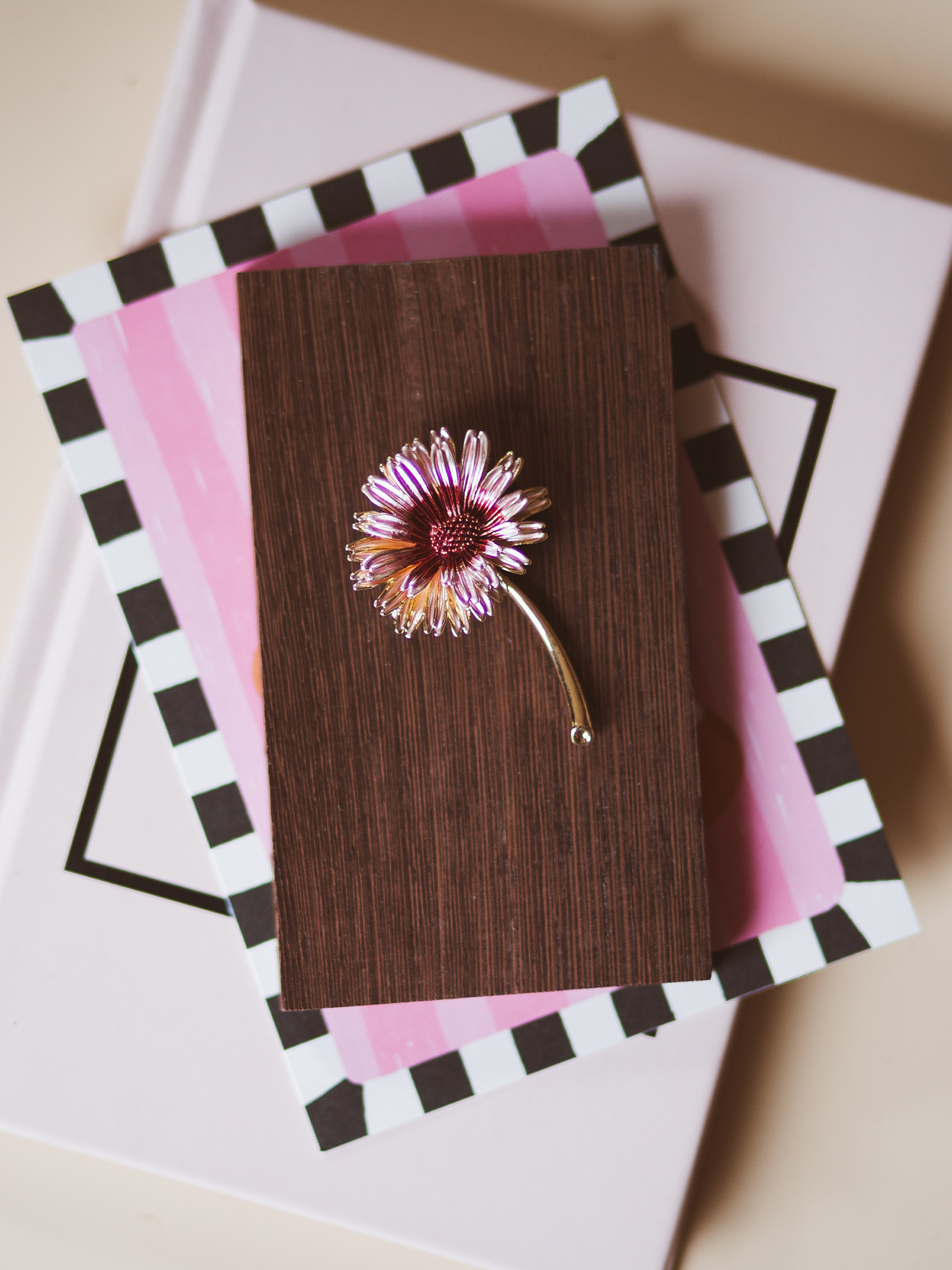 Broche Bloem Bordeaux - Goud