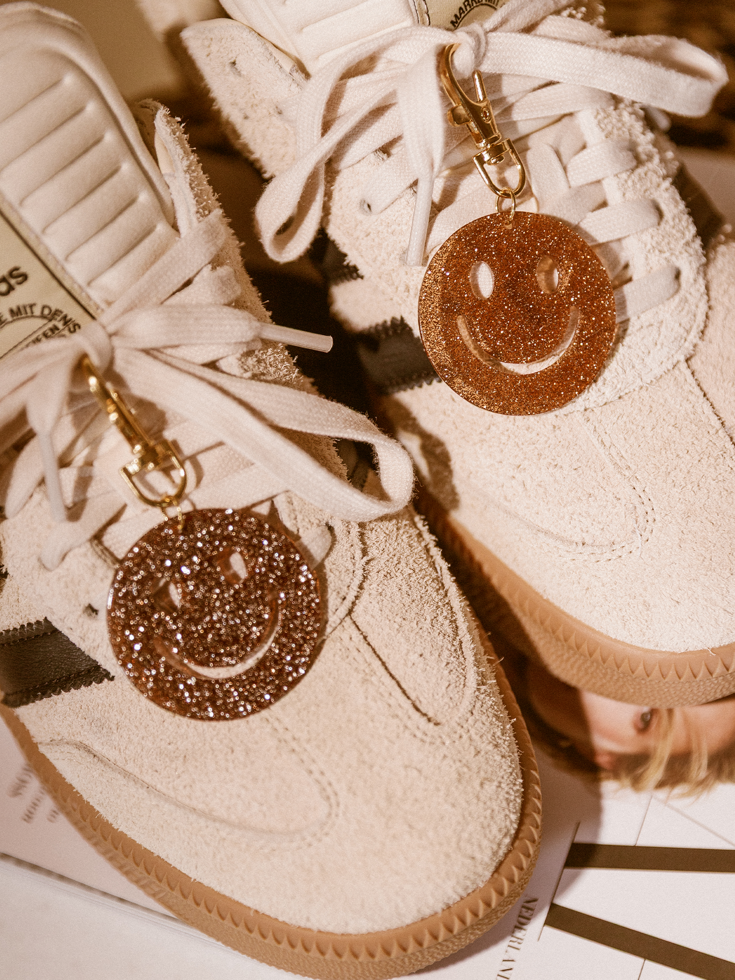 Keychain Smiley - Glitter Brown
