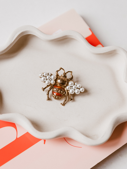 Broche Bij Limited- Goud