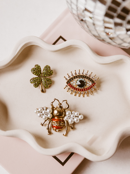 Broche Bij Limited- Goud