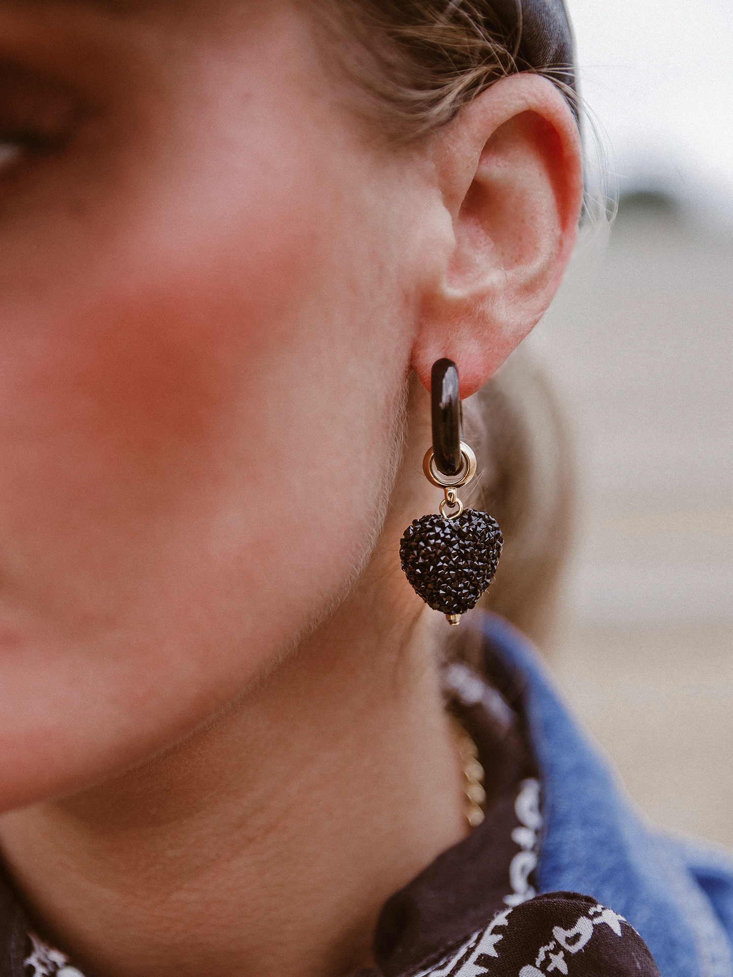 Oorbel Hannah Heart Black - Goud